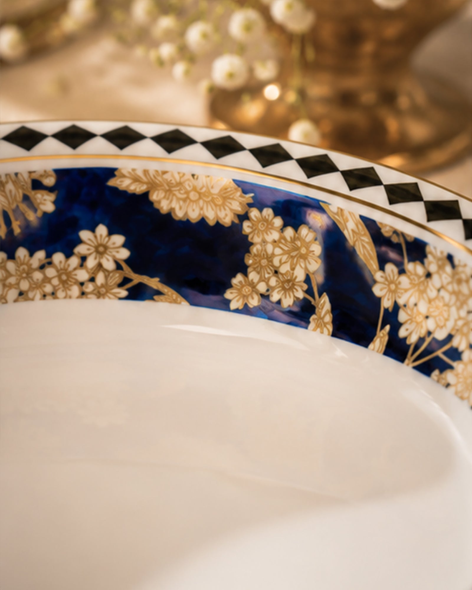 Vola Midnight Fleur 21cm Plate | Limited Edition Gold Rim
