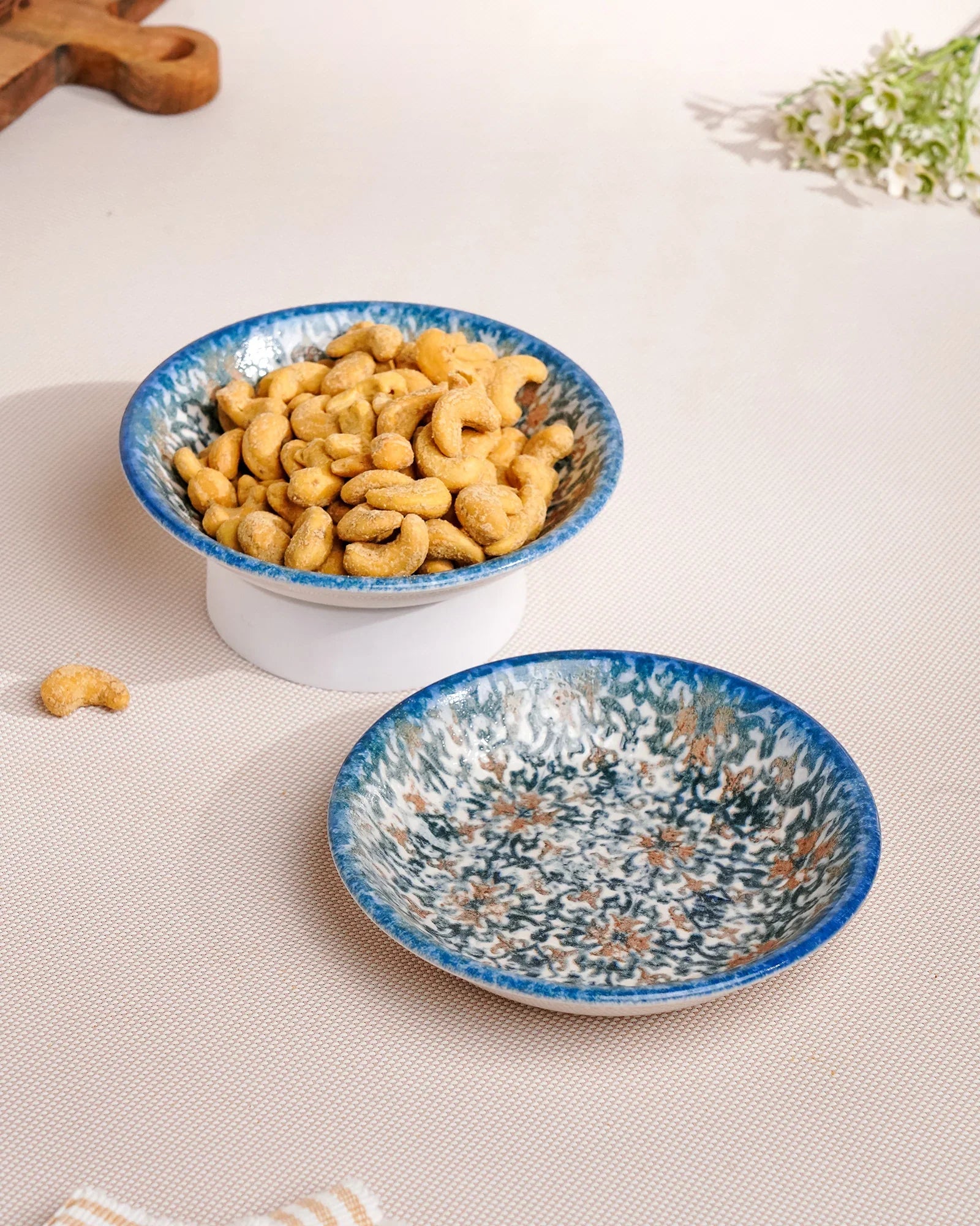 Pixel Chat Plate Set of 2 – Elegant Fine Porcelain Snack Plates with Modern Pixel Design - Vola Global