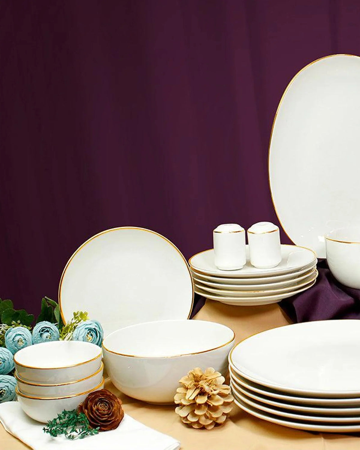 Royale 33-Piece Fine Porcelain Dinner Set – Elegant Gold Rim Tableware - Vola Global