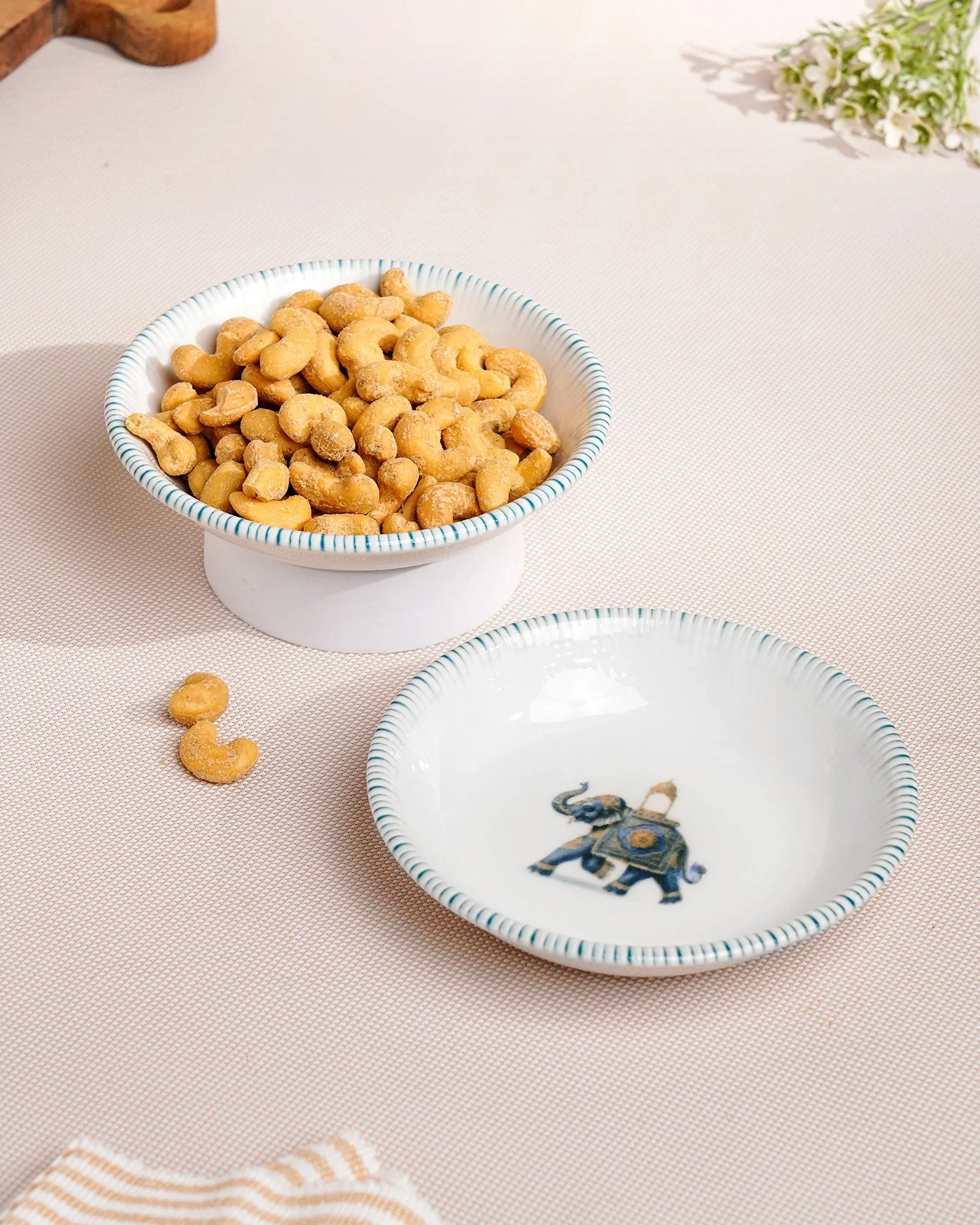 Pixel Chat Plate Set of 2 – Elegant Fine Porcelain Snack Plates with Modern Pixel Design - Vola Global