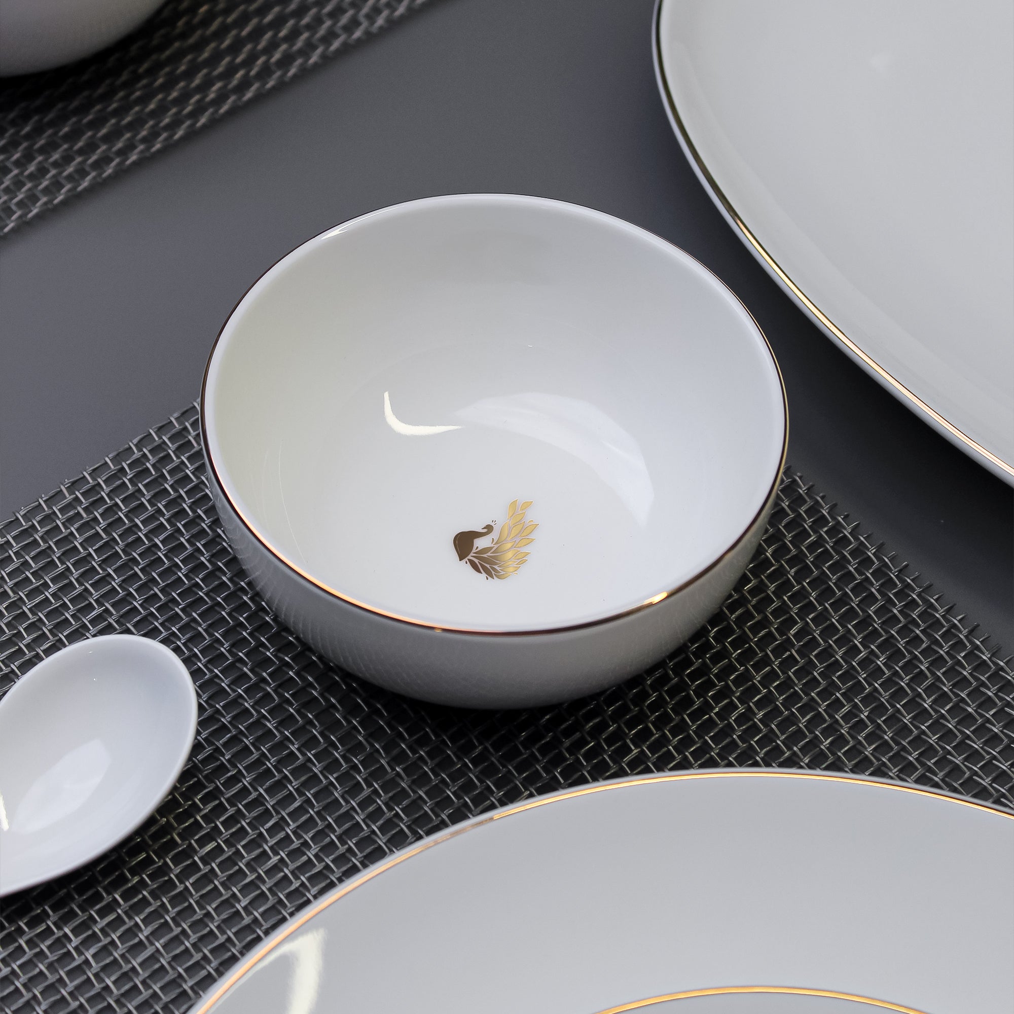 Royale Luxury Dinner set - Ḿyur Gold - 33pcs - Vola Global