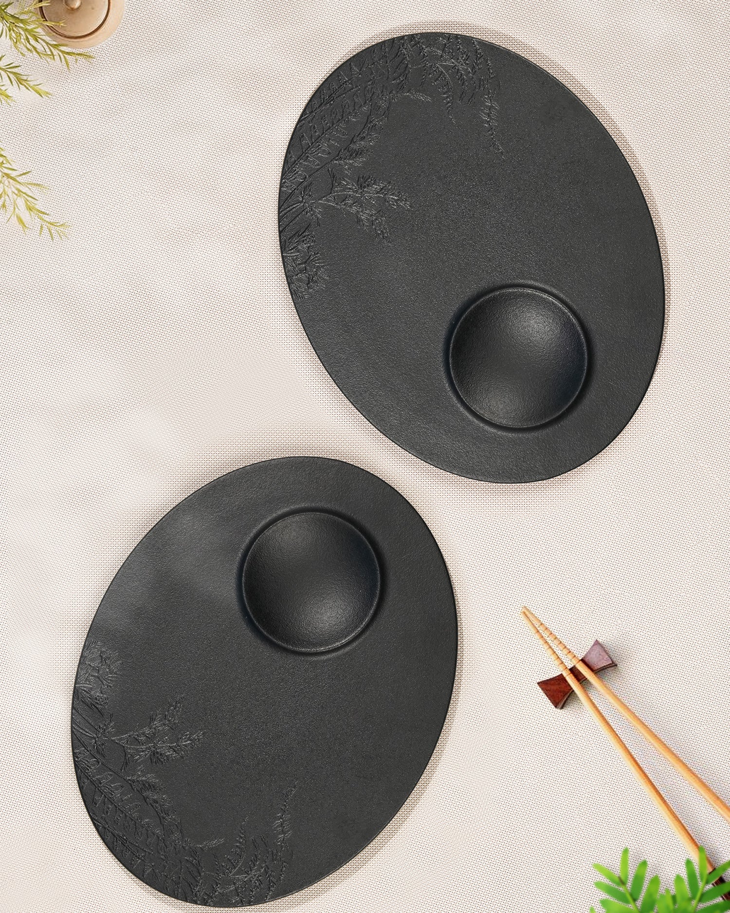 Charcoal Black || Vogue - Fern Platter
