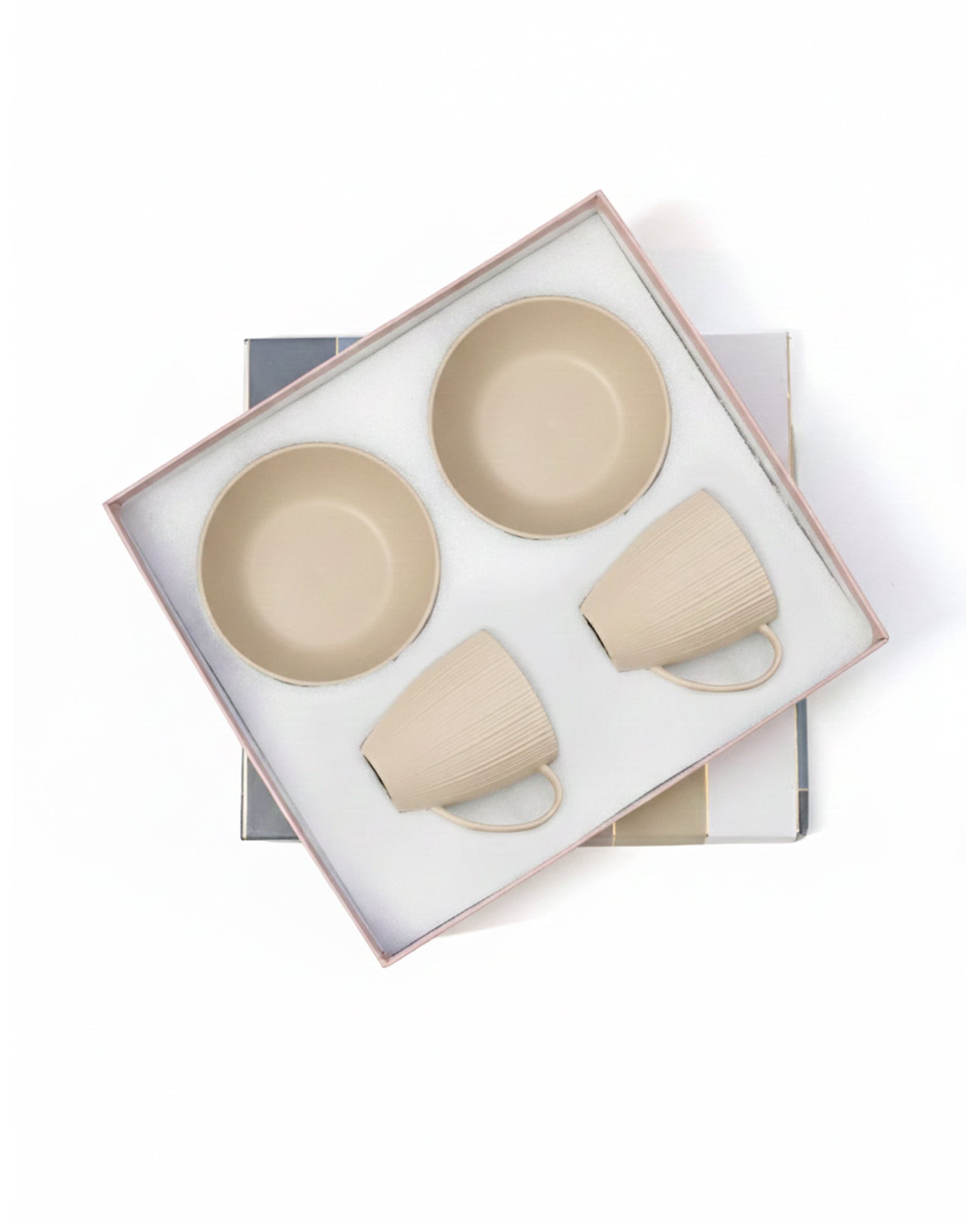 Vogue Collection 2 Diamond Mug &amp; 2 Coupe Bowl Set of 4 in Fine Porcelain