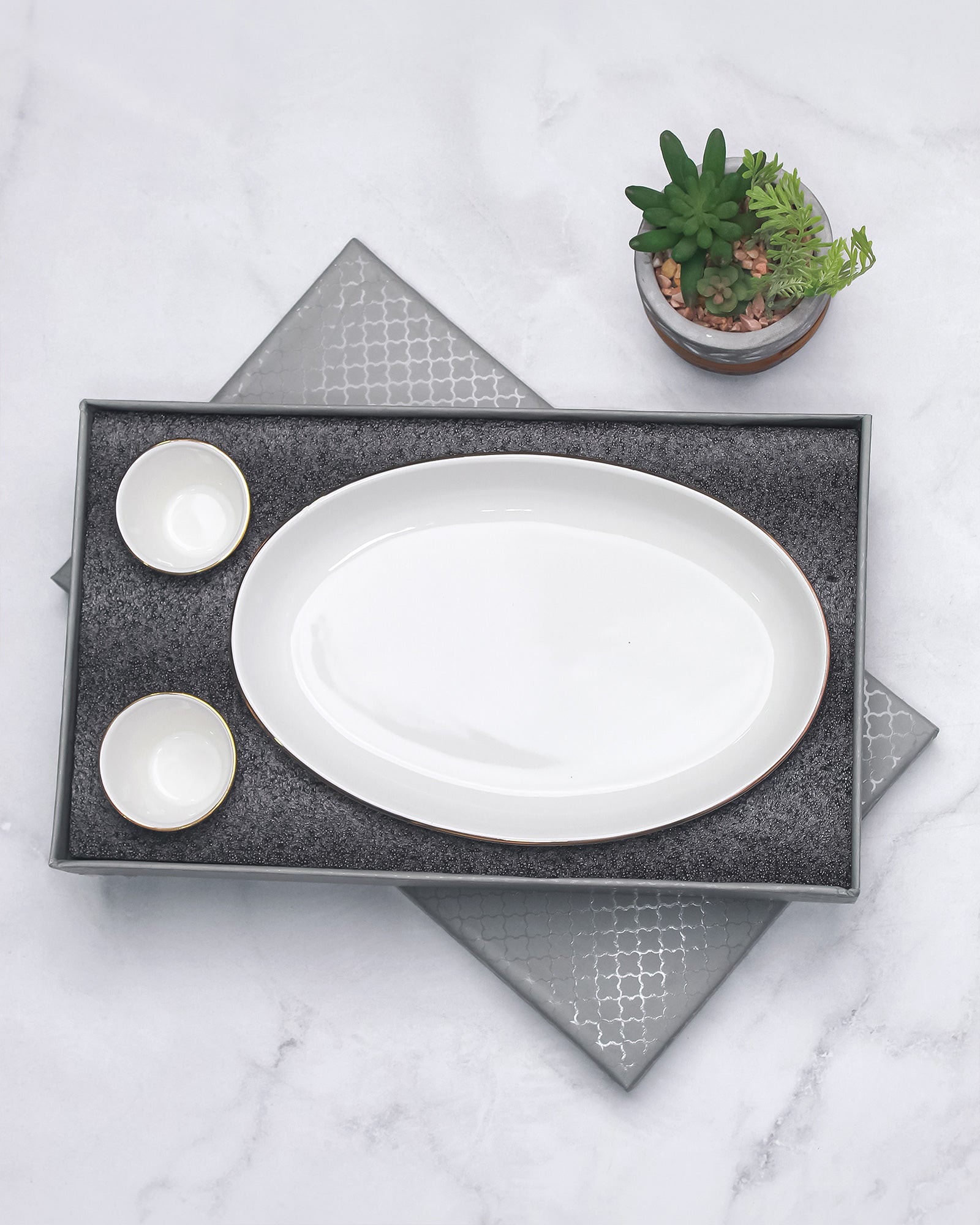 Regalia Series- Snack Set of 3 (1 Serving Platter with 2 Dip Bowls)
