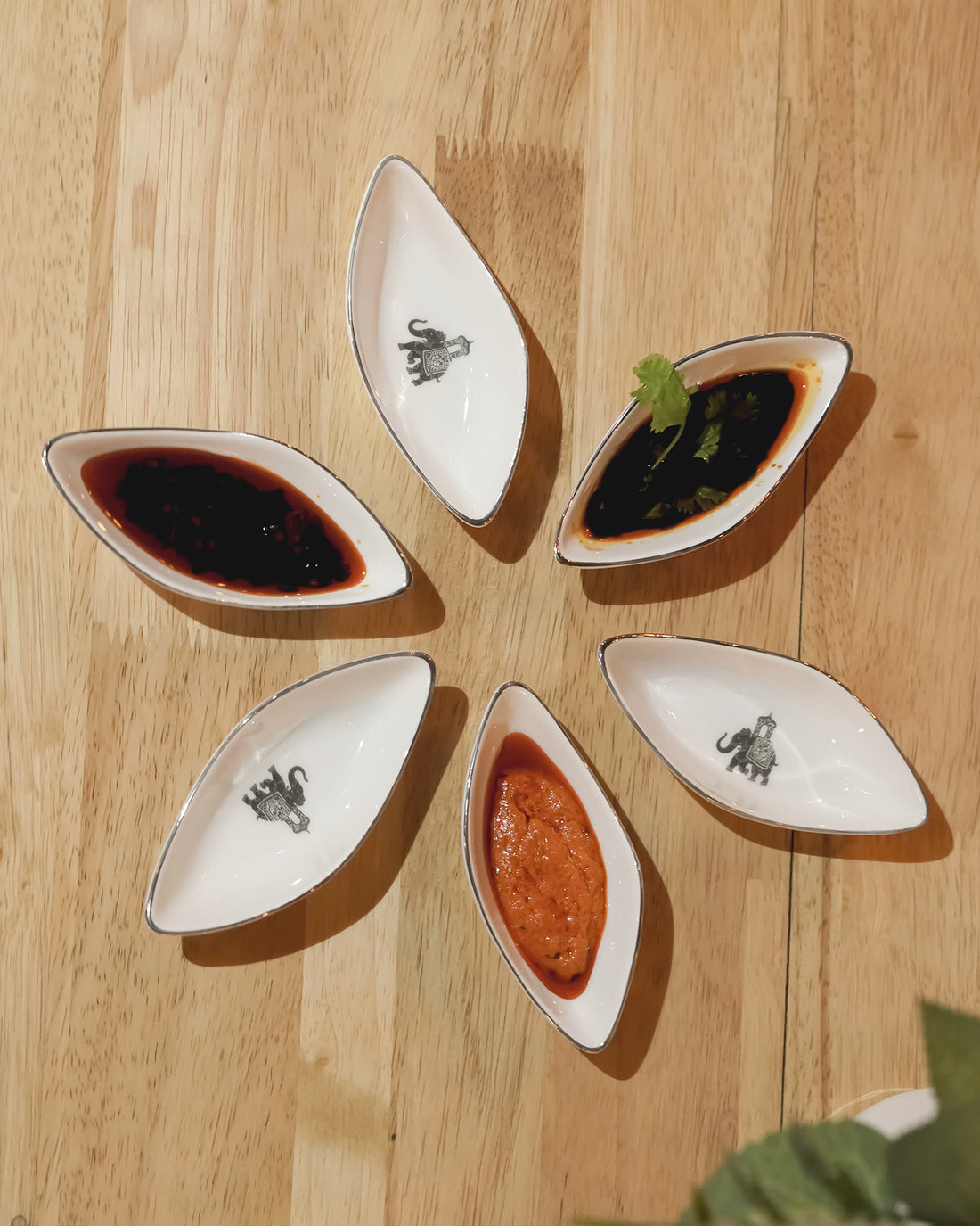 Gaj Mini Boat Bowl – Porcelain Snack Bowl | Platinum Rim | Elephant Motif | Ideal for Dips, Nuts &amp; Sides