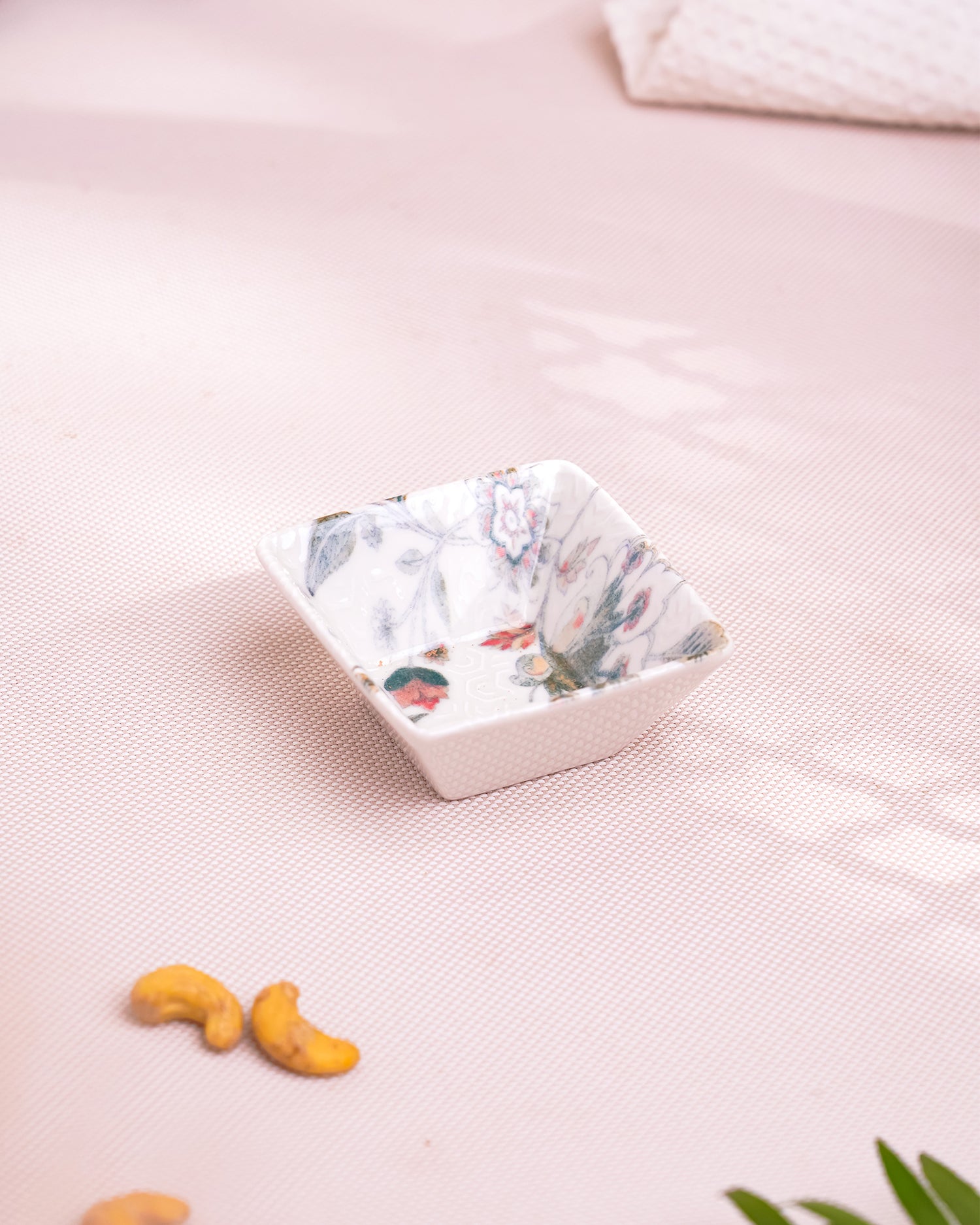 Jacobean || Pixel Collection Edge Bowl_Set of 6