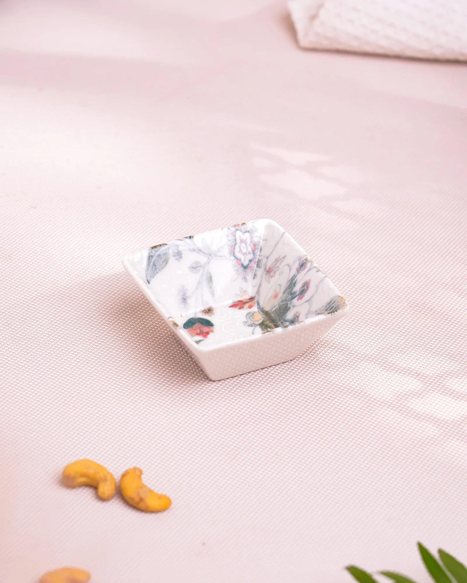Pixel Edge Bowl Set of 6 – Elegant Fine Porcelain Bowls for Snacks - Vola Global