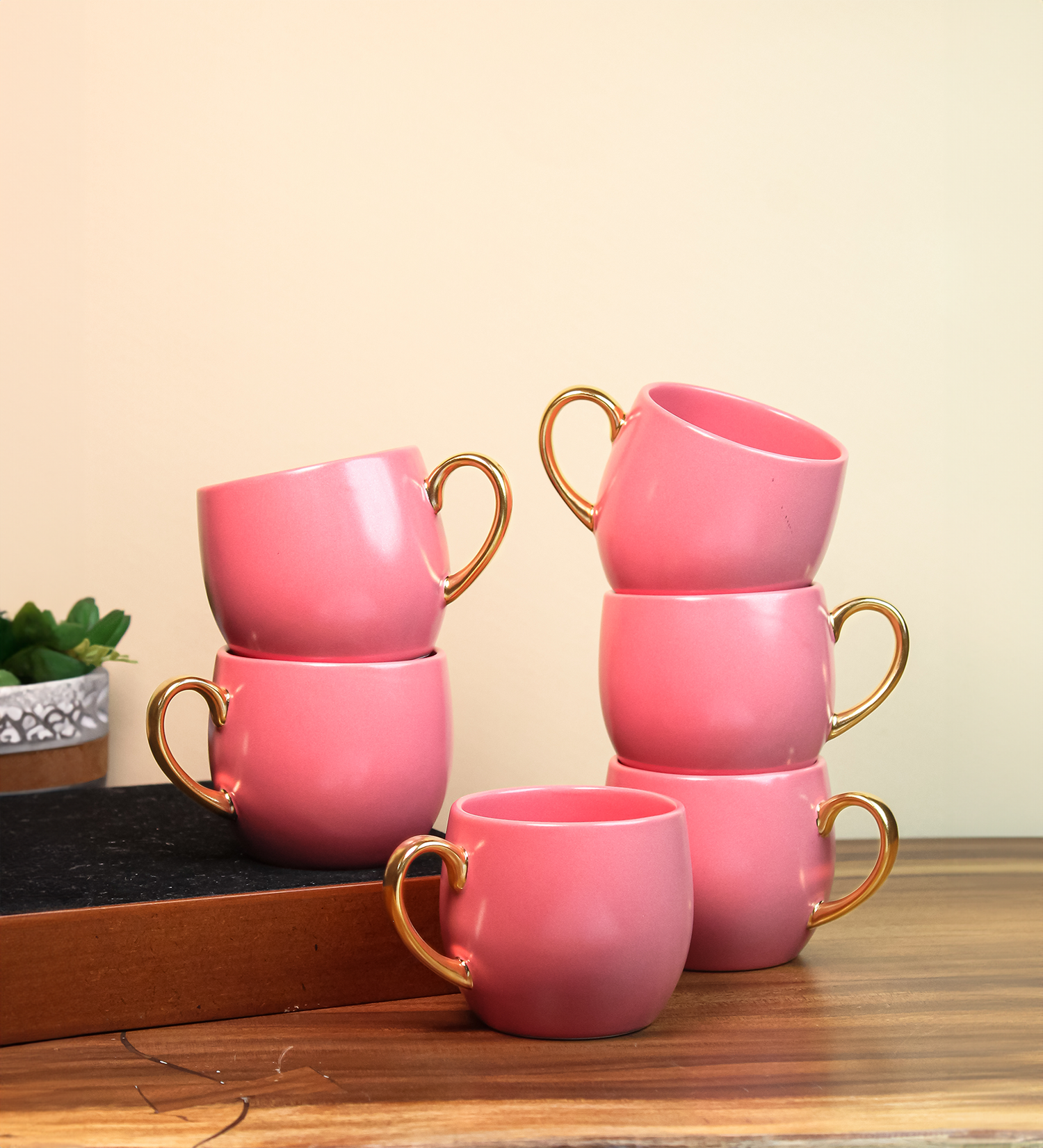 Bloom luxurious Tea Mug | Golden handle