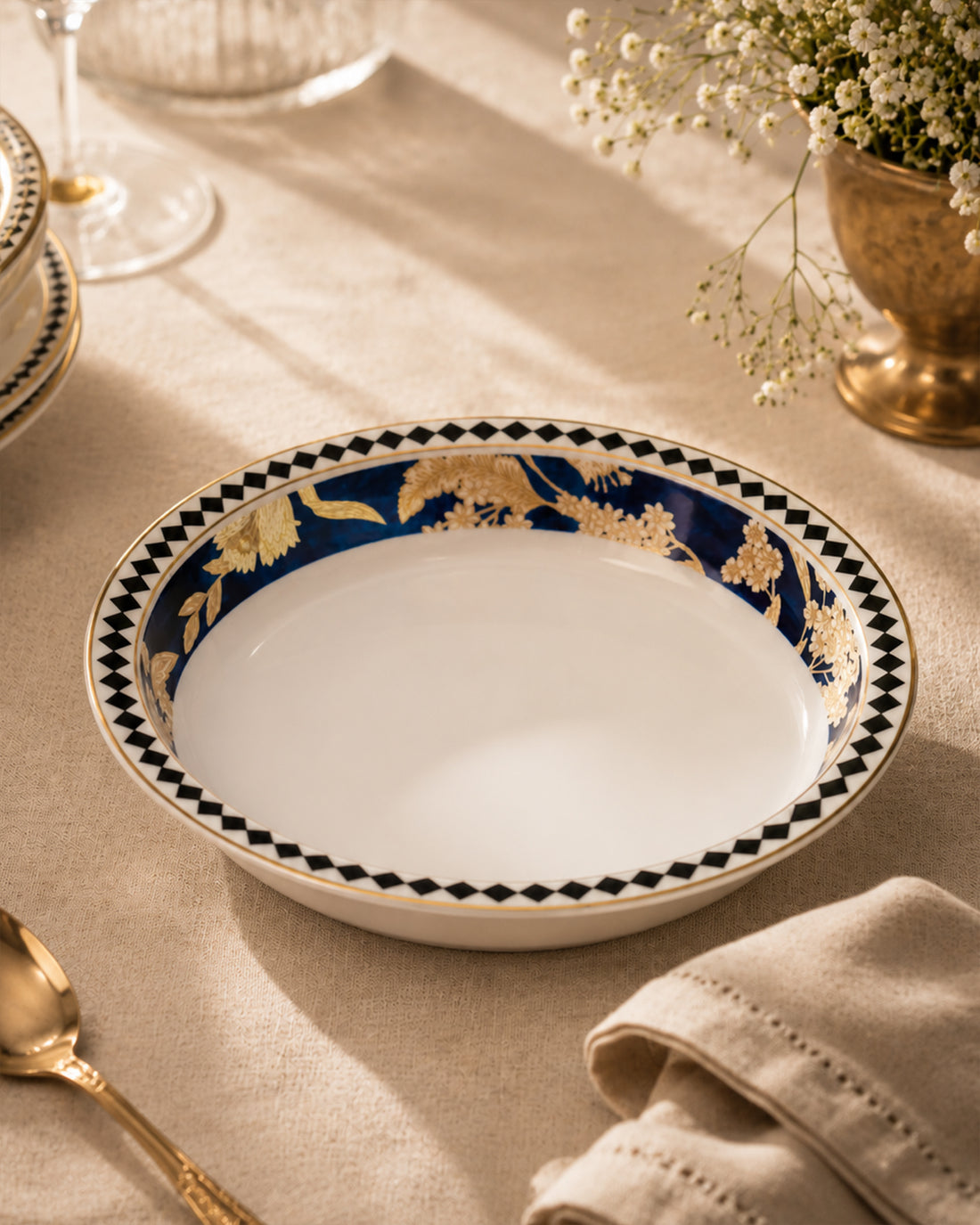 Vola Midnight Fleur Plate 21cm | Limited Edition 24 Carat Gold Rim