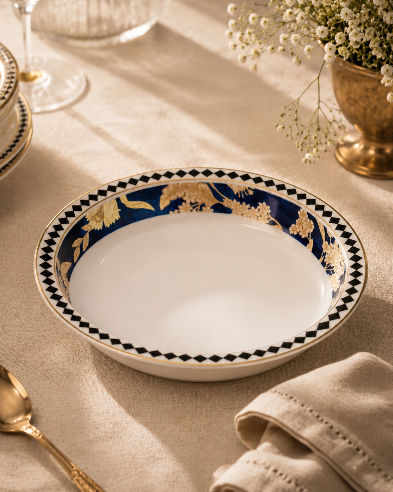 Vola Midnight Fleur 21cm Plate | Limited Edition Gold Rim