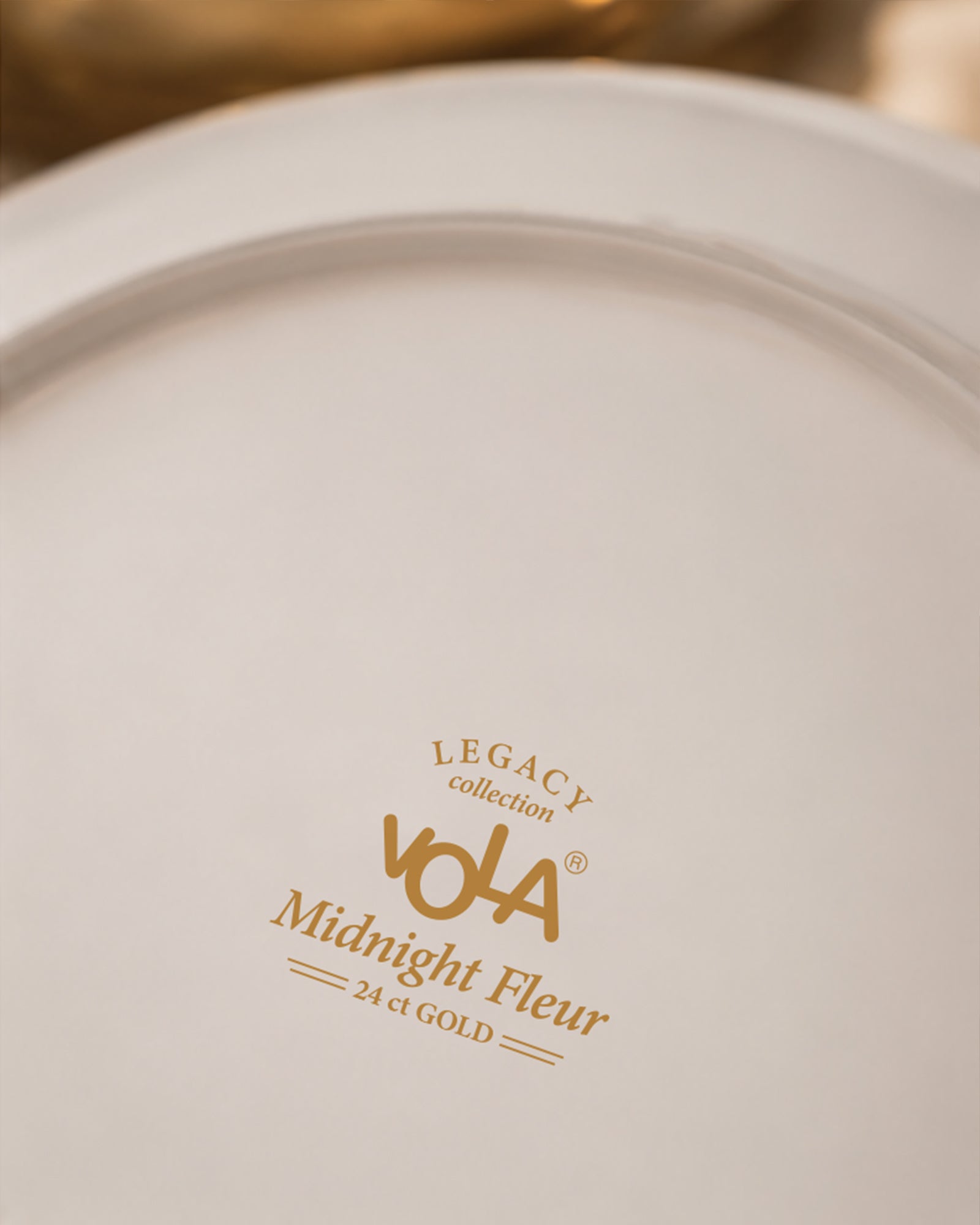 Vola Midnight Fleur 21cm Plate | Limited Edition Gold Rim