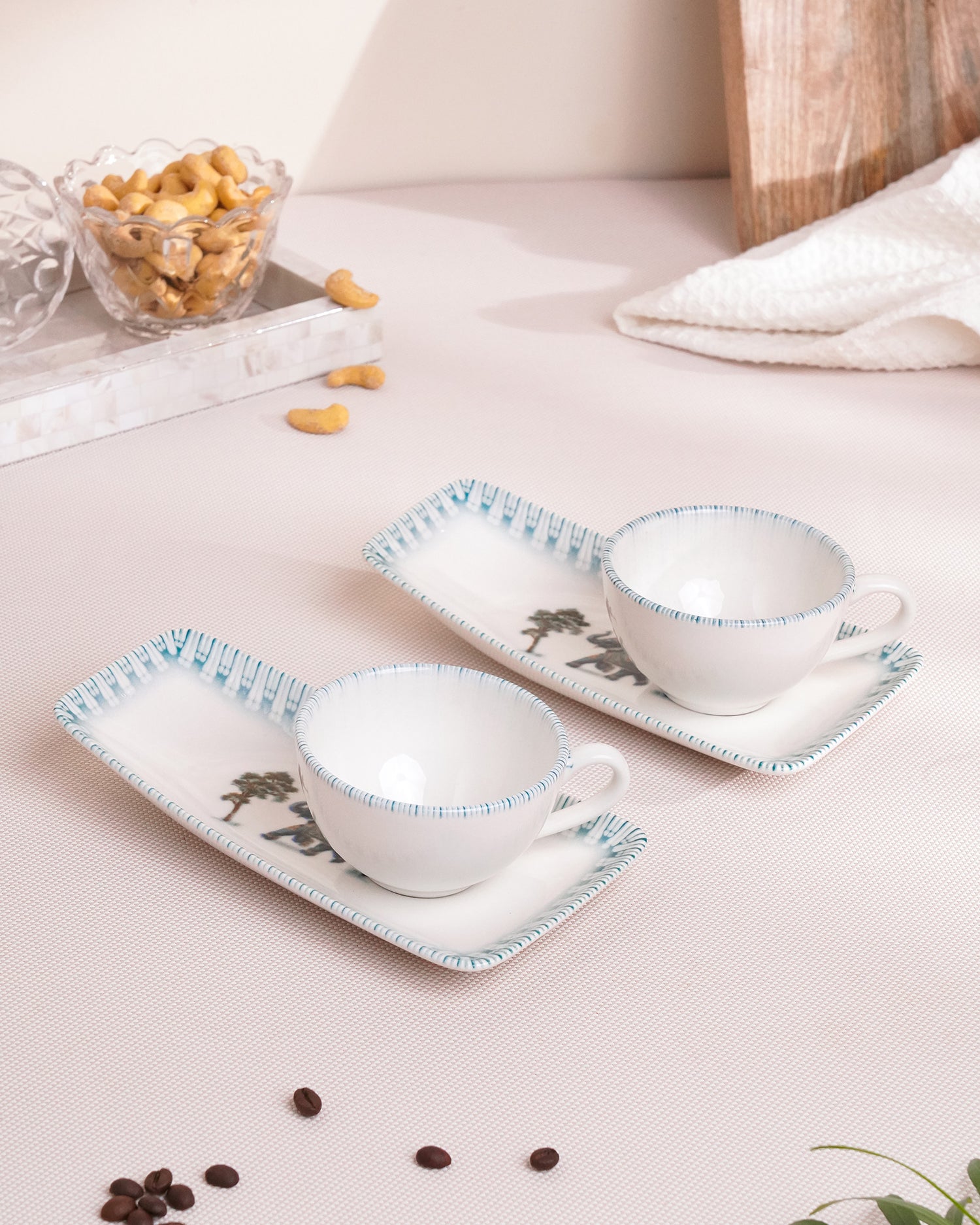 Savannah / Set of 4 || Pixel Collection Cup &amp; Saucer